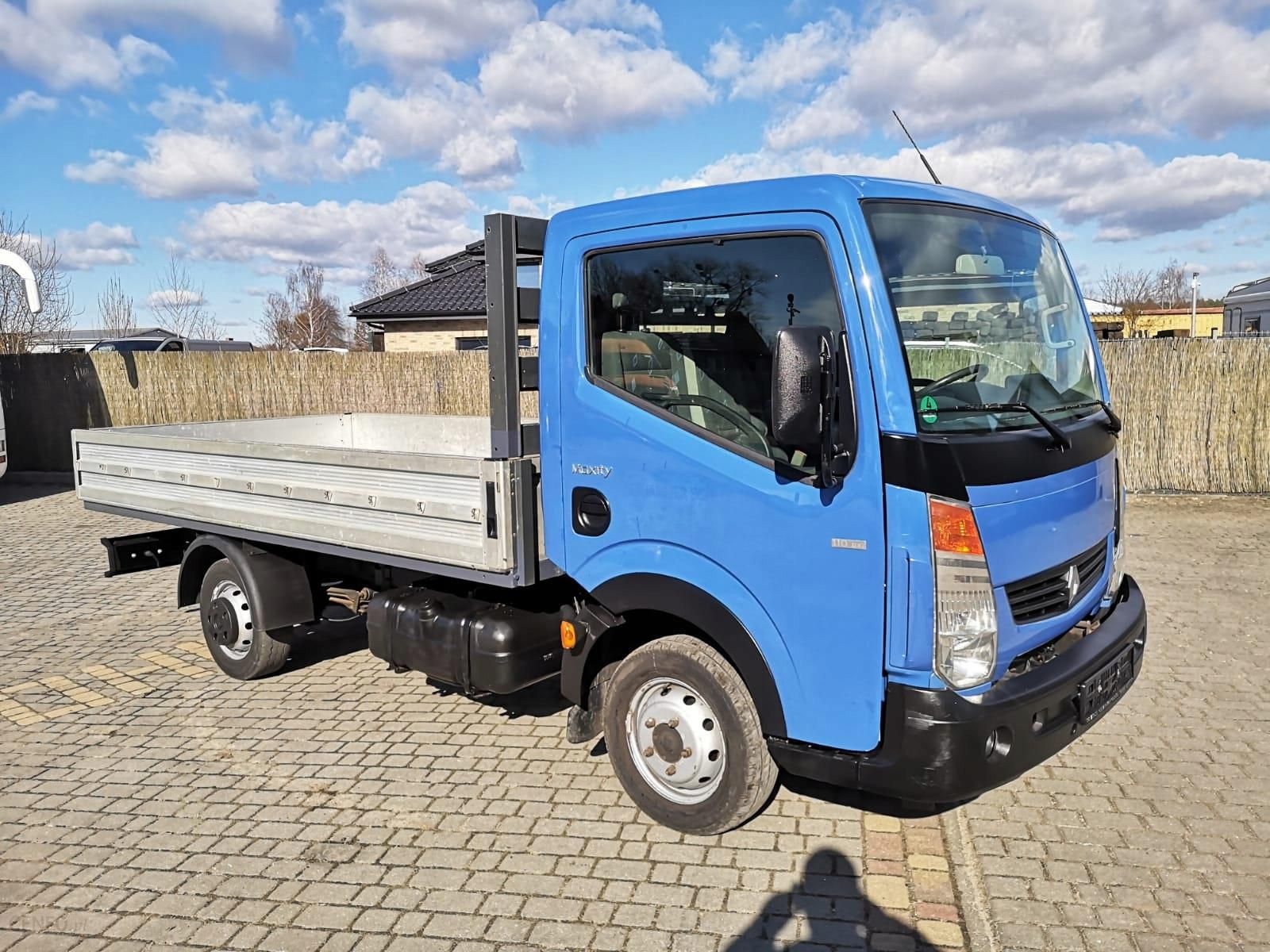 i-renault-trucks-maxity-cabstar-nt400